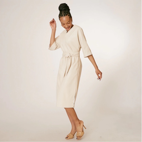 NWOT Brian Bailey Ivory Faux Leather Dress with Self Belt SzM - Picture 1 of 6